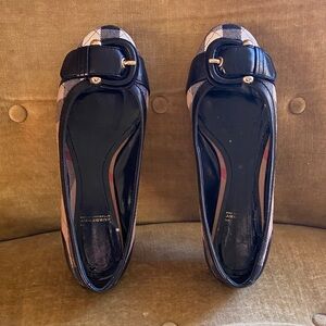 Burberry canvas and leather flats, size 35